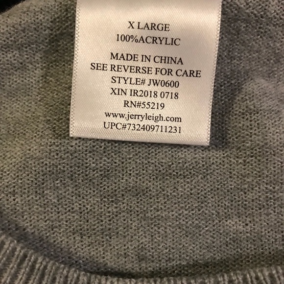 NWT $50 Disney Mickey Mouse Jrs Crew Sweater - Picture 9 of 9